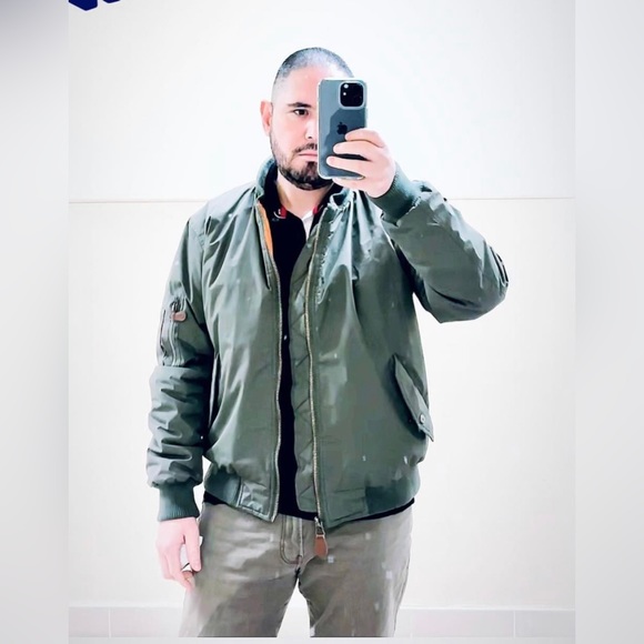 Meet your Posher, Luis - Picture 2 of 8